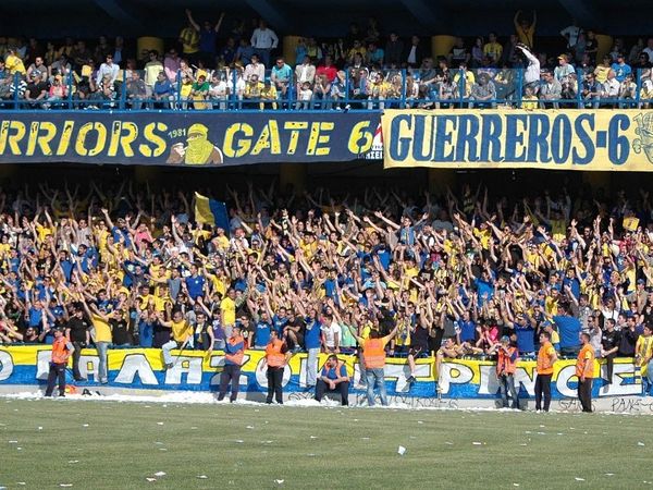 Έσπασε το φράγμα των 2000