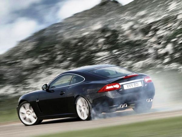 Ένας Ρώσος σε Jaguar