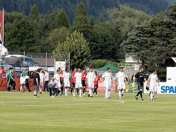 «Κλιμακωτά» τα φιλικά