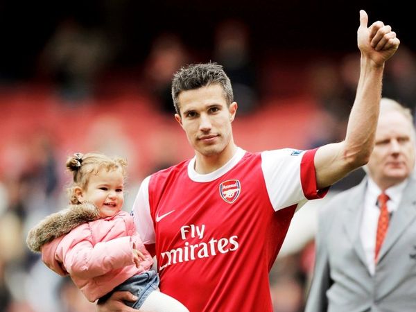 Διαψεύδει ο Φαν Πέρσι