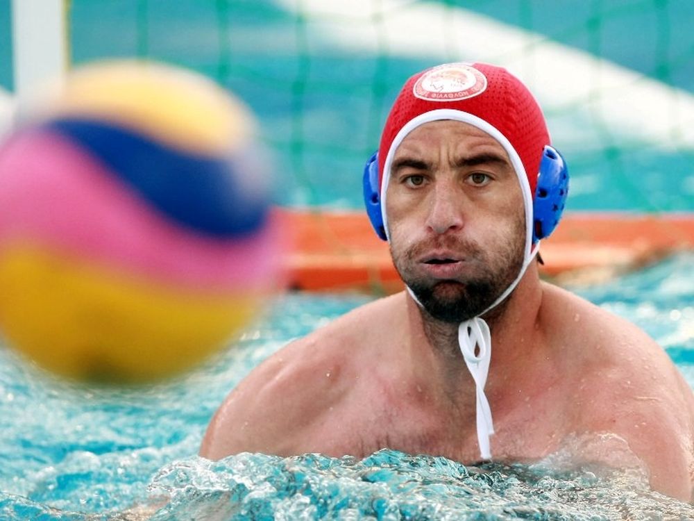 «Τους δείχνω συμφωνητικά»