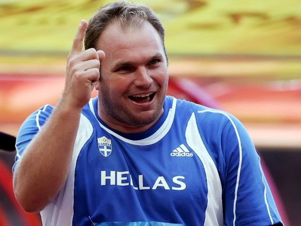 Μια θέση στην τριάδα