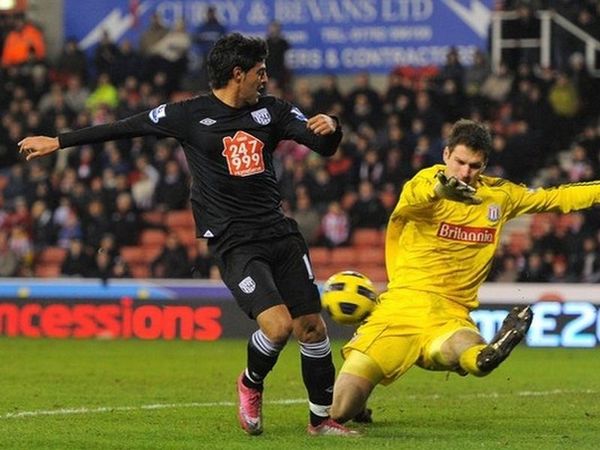 Δυο «μνηστήρες» για Βέλα