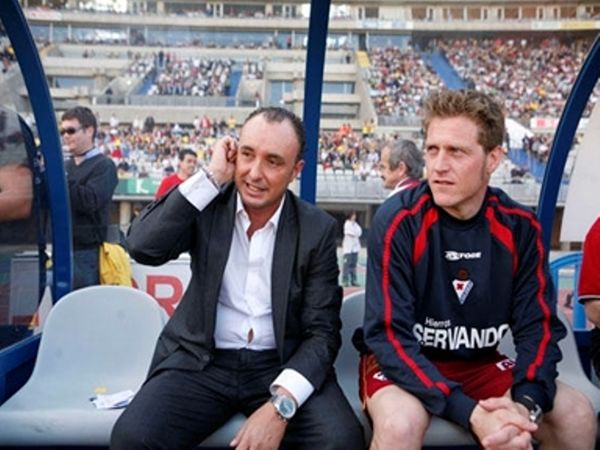 Φέρνει λίστα ο Ουρίμπε