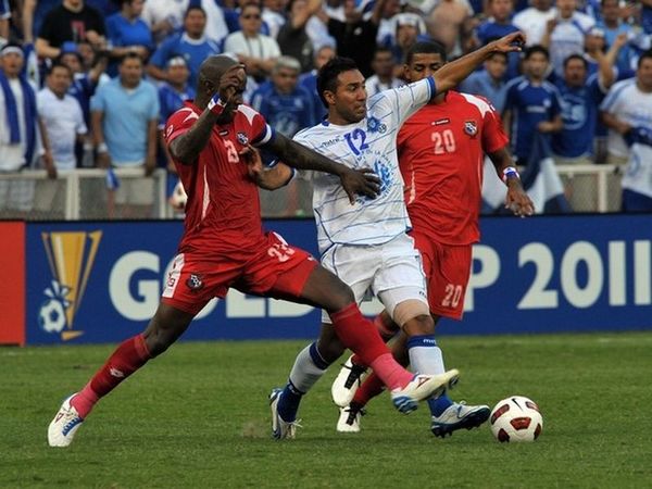 Στα πέναλτι ο Παναμάς