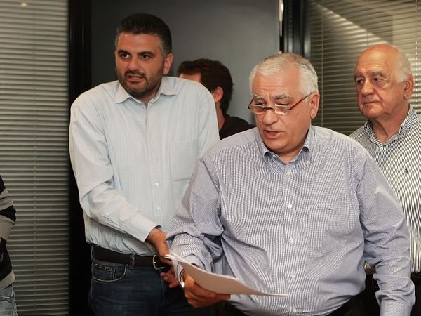 Ένταση Καραμανλή – Οικονομίδη