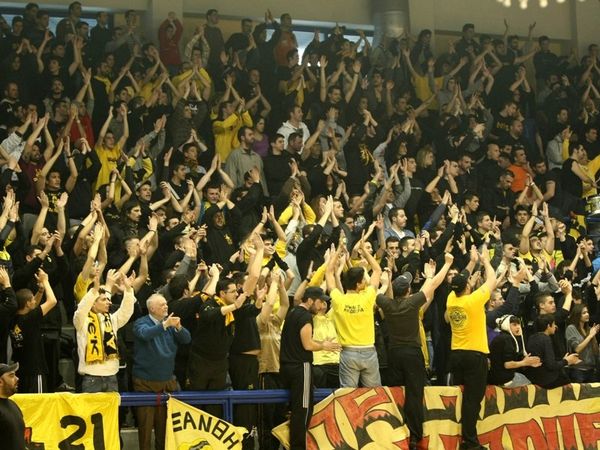 Οπαδοί της ΑΕΚ στον ΕΣΑΚΕ!