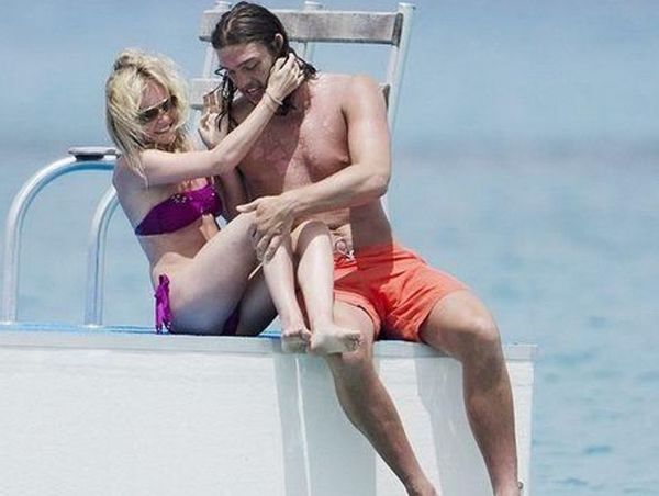 Οι περιπτύξεις του Κάρολ