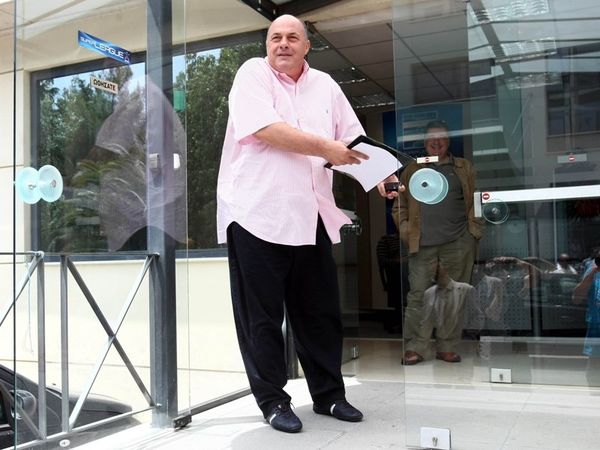 «Καταζητείται ο Μπέος»