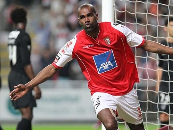 «Μπουμ» φεύγει, Παουλάο έρχεται