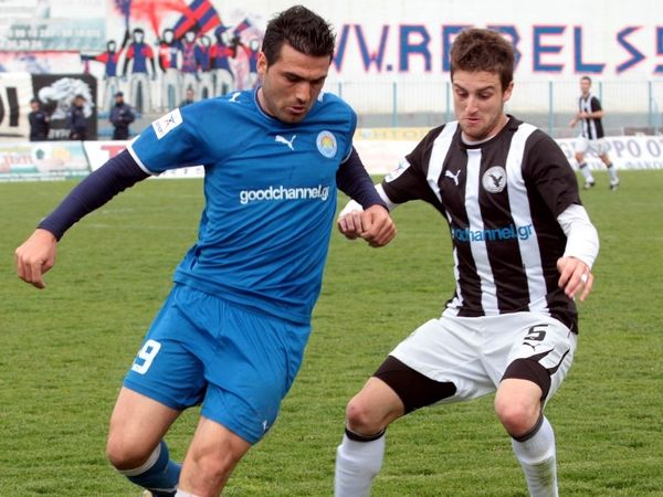 Τους θέλει και τους δυο...