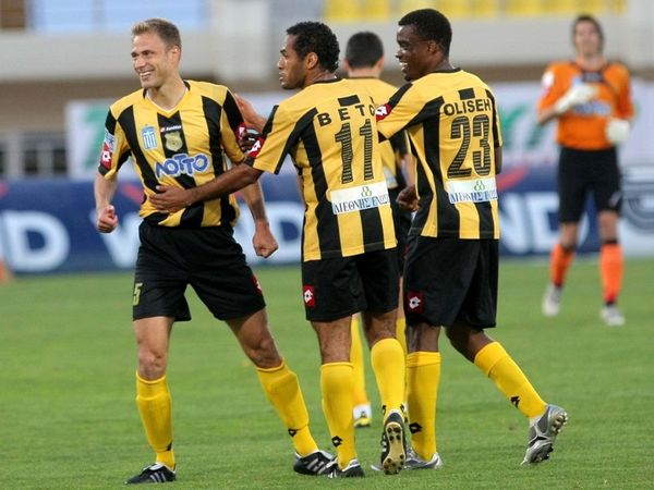 Οι πολυθεσίτες λύνουν τα χέρια