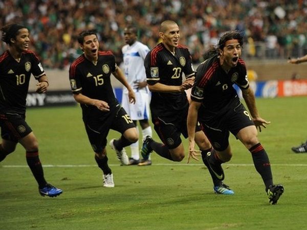 Στην παράταση το Μεξικό