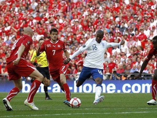 Υπόκλιση σε Γιανγκ από Όουεν