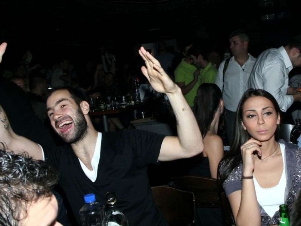 Σήμερα  γάμος γίνεται…