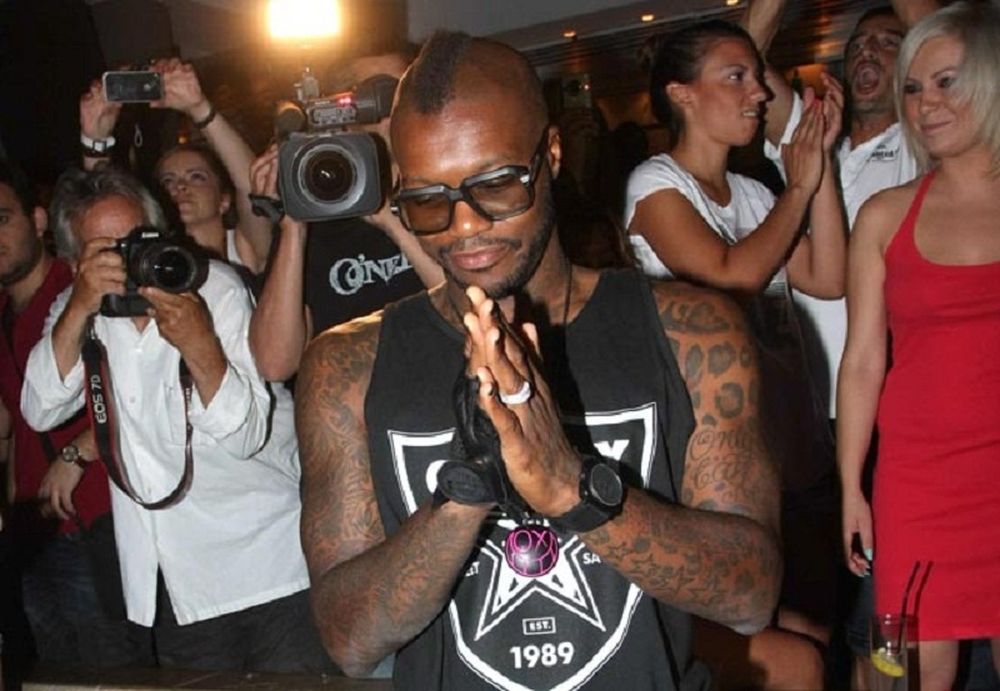 Αγάπη είναι... το βερνίκι στο νυχάκι σου!  