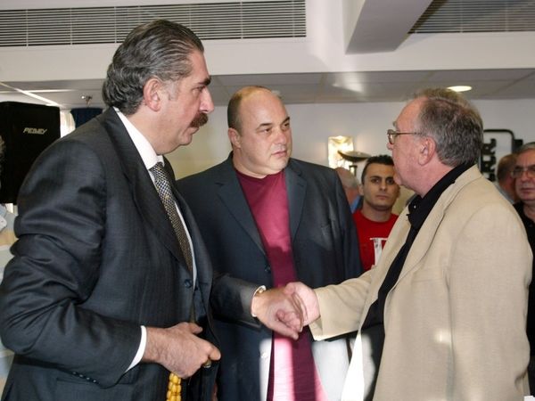 Mάκης - Μπέος για πολιτική