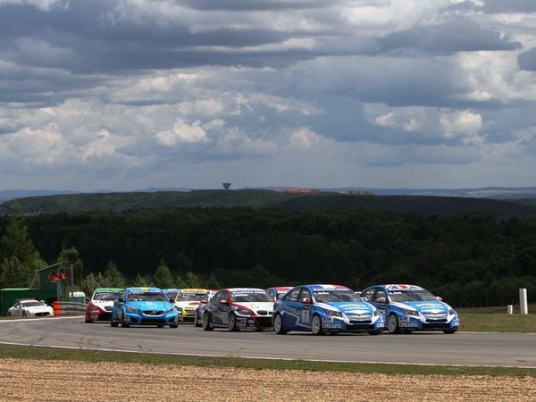 Διπλή νίκη για τα Cruze στο Μπρνο