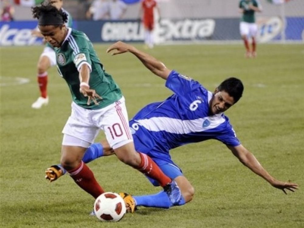  Περιζήτητος ο Ντος Σάντος…