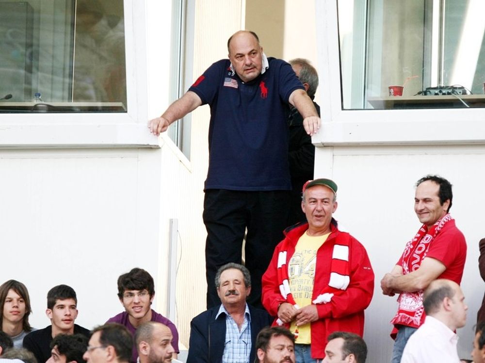 Απολογείται ο Μπέος