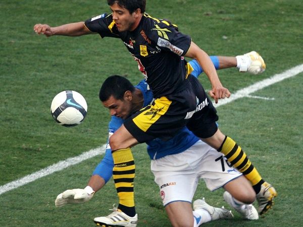 Περιμένουν την απάντηση Κάμπορα