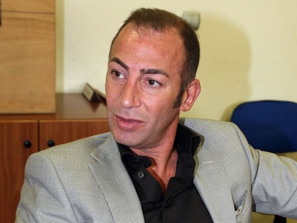 Παίρνει ψαλίδι ο Σάμιος