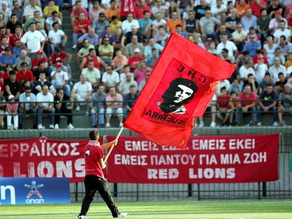 Βολές στον Πέτρο Θεοδωρίδη