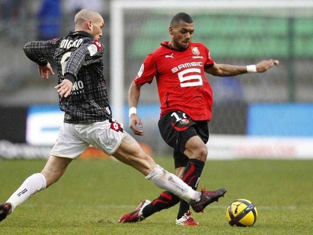 Ενδιαφέρον για Μ’Βιλά