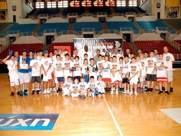 Αυλαία στο καμπ του ΠΑΟΚ