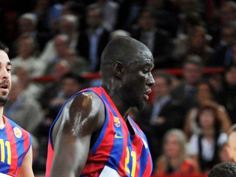 Ελεύθερος ο Εντόνγκ