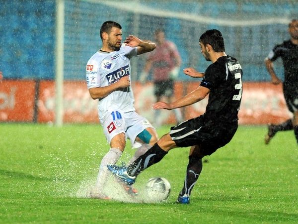 Κλείνει Παπαγεωργίου