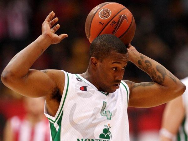 Παίζει ο Μακάλεμπ