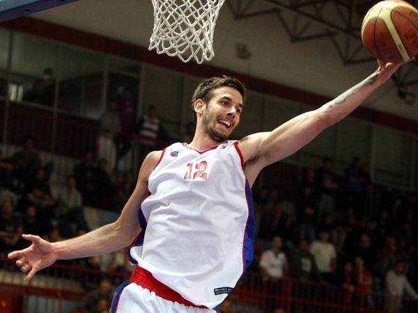 Μένει ο Γιάνκοβιτς