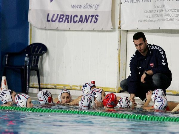 Ανέλαβε ο Μπαμπάνας