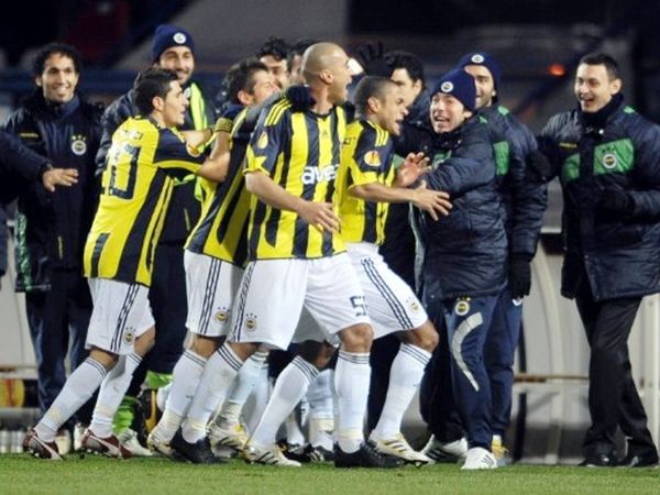 - 30 για Φενέρ