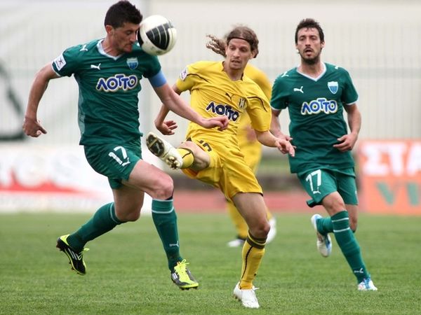 Συνεχίζει με απουσίες