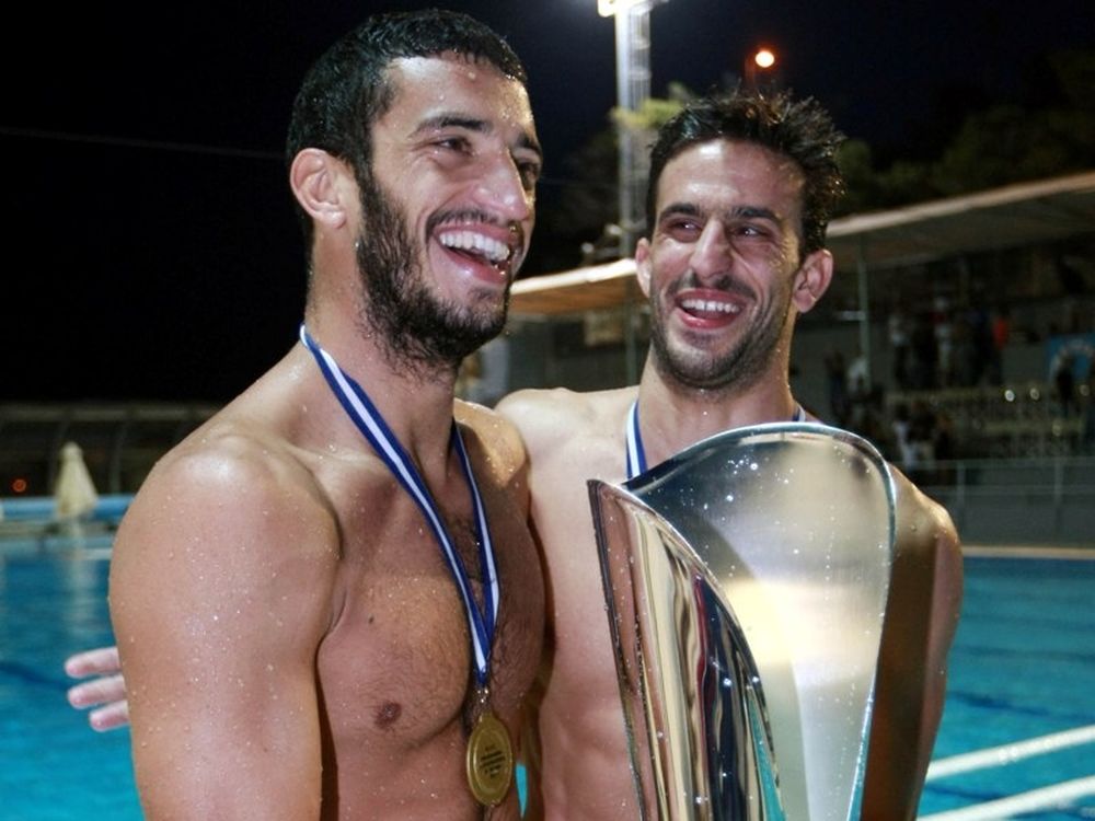 Παρελθόν Αφρουδάκης, Ντόσκας