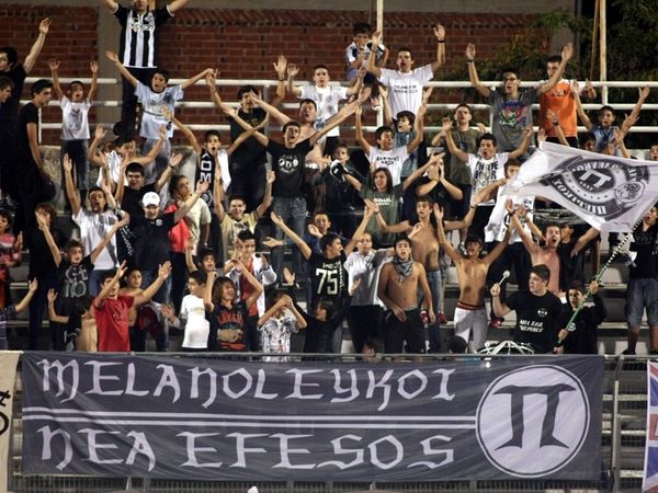 Δυνατά φιλικά για Πιερικό