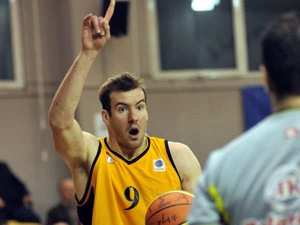 «Εξετάζει» Χαριτόπουλο…