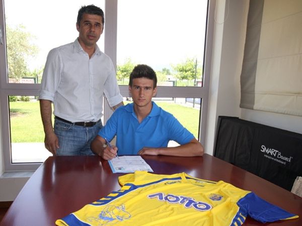 Μήλιος για τις ακαδημίες