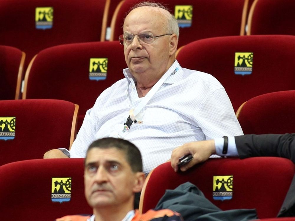 «Κοιτούν το συμφέρον τους»