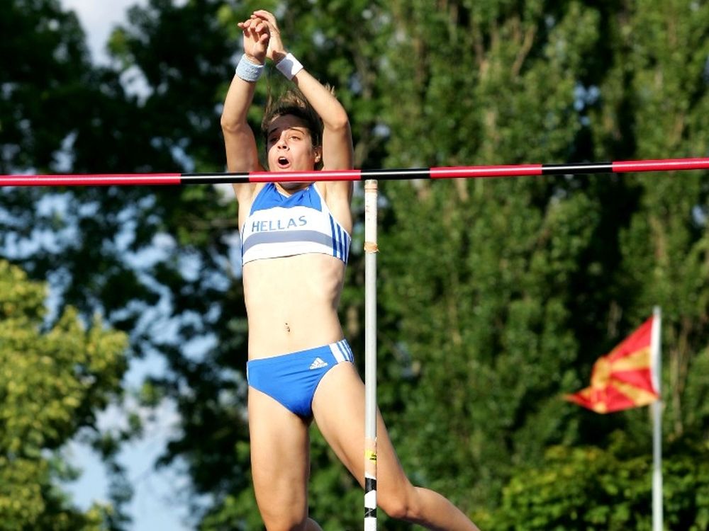 Στον τελικό Μάνου, Στεφανίδη