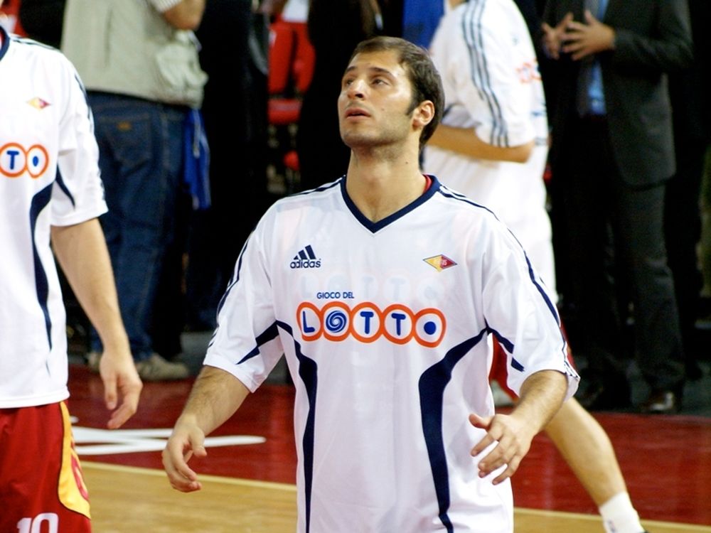 Αμφίβολος ο Τζακέτι