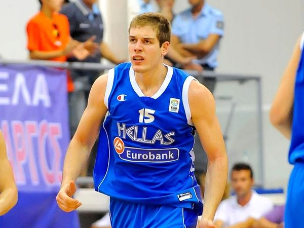 Εξετάζει και Σαρικόπουλο