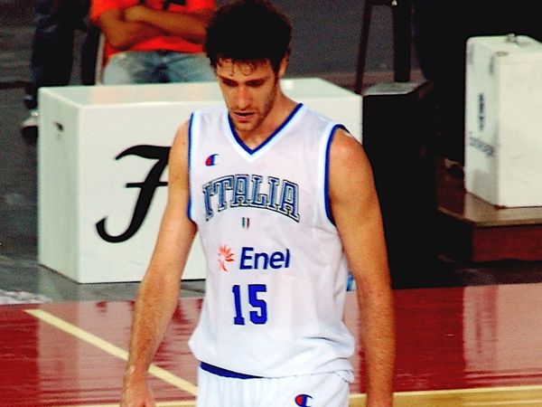 Άλλοι δύο εκτός