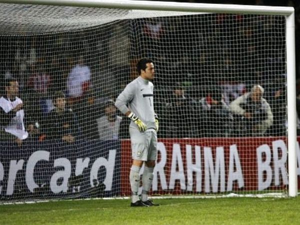 Σέζαρ: «Έφταιγε το γήπεδο»