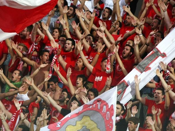 Ναυλώνουν τσάρτερ στον Βόλο