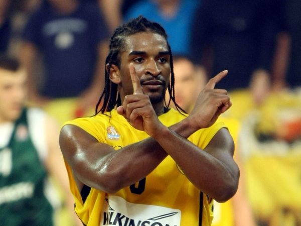 Τσεκάρει ξανά Τόμσον