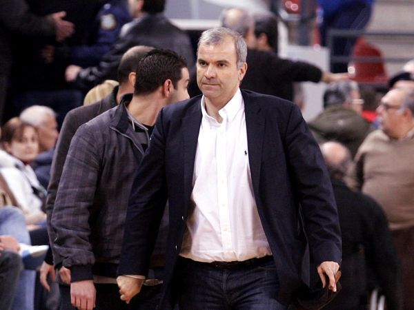 Το χέρι στην τσέπη ο Λιανός