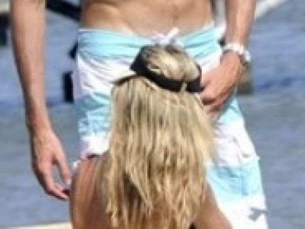 Τι κάνεις εκεί Άμπι;